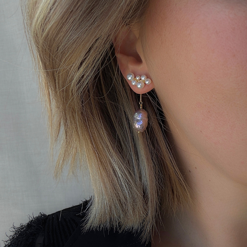 Single purple pearl behind ear vedhæng